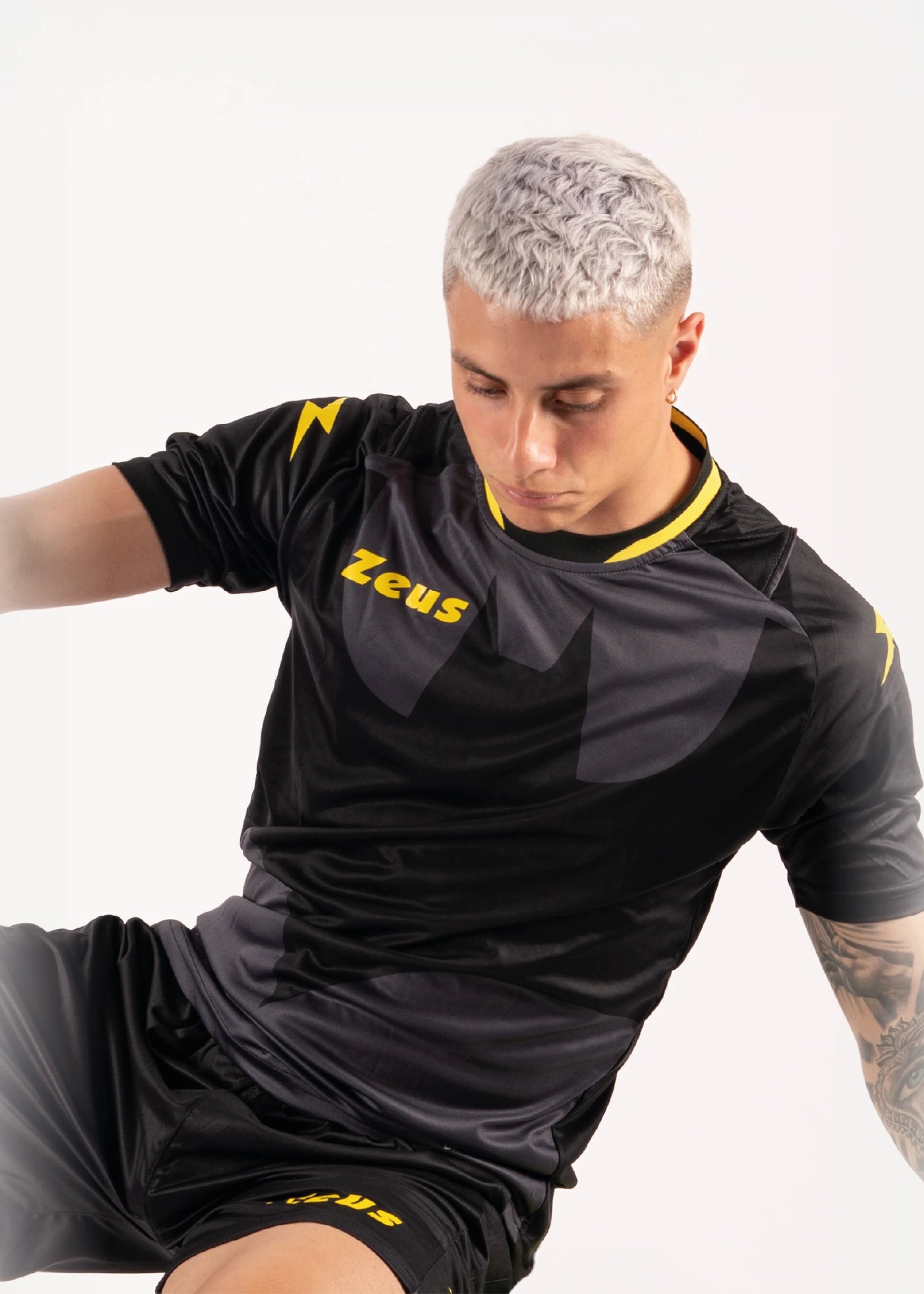 KIT HERO BATMAN  ZEUS SPORT NEW COMPLETINO