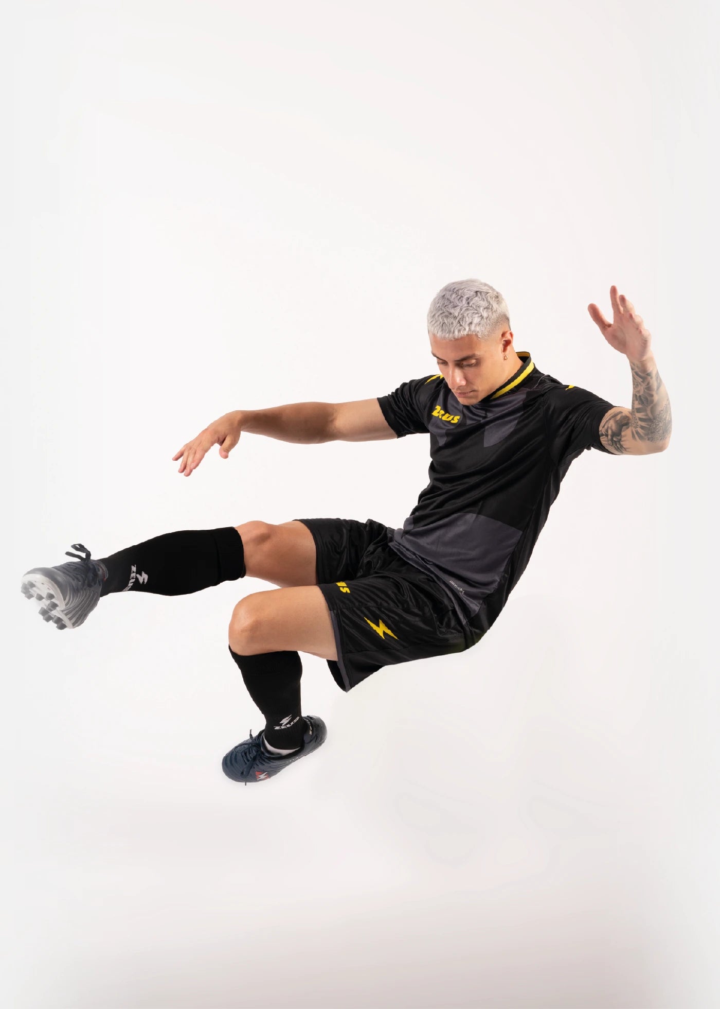 KIT HERO BATMAN  ZEUS SPORT NEW COMPLETINO