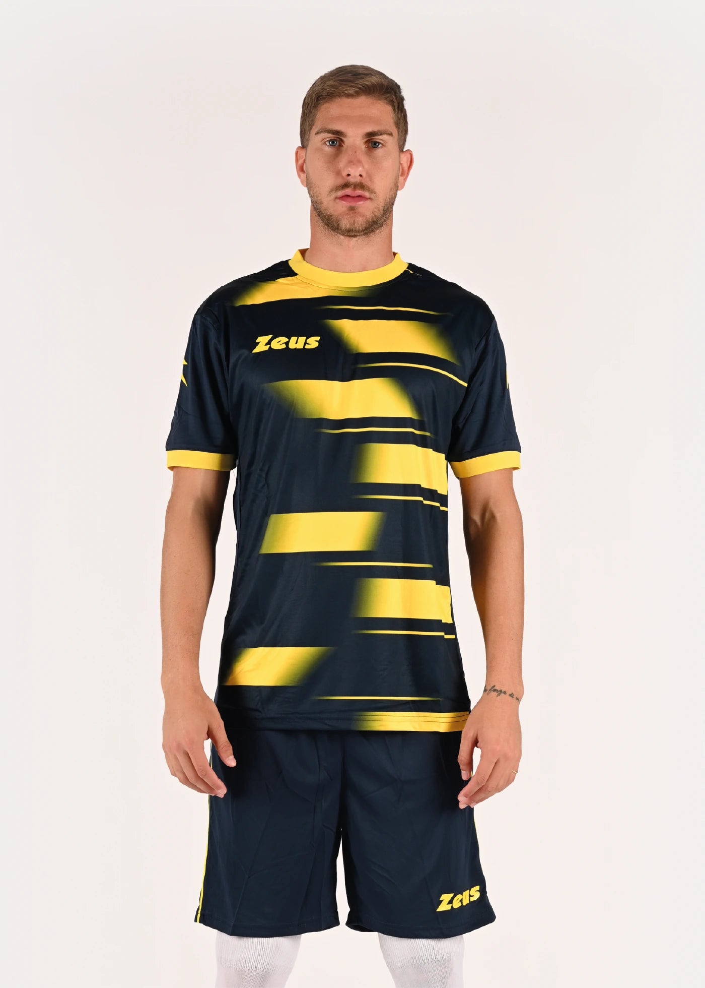 KIT KOSMO  ZEUS SPORT CALCIO CALCETTO SOCCER FOOTBALL
